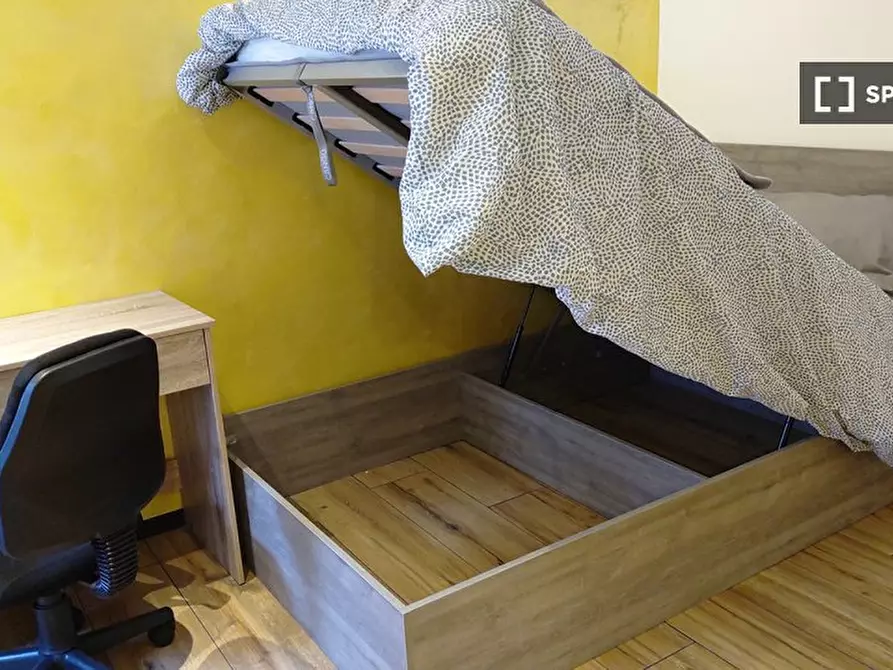 Immagine 12 di Camera condivisa in affitto  in Via Sesia a Torino