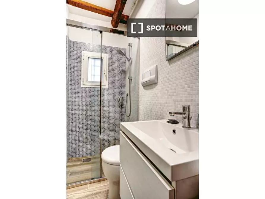 Immagine 12 di Appartamento in affitto  in Via Broccaindosso a Bologna