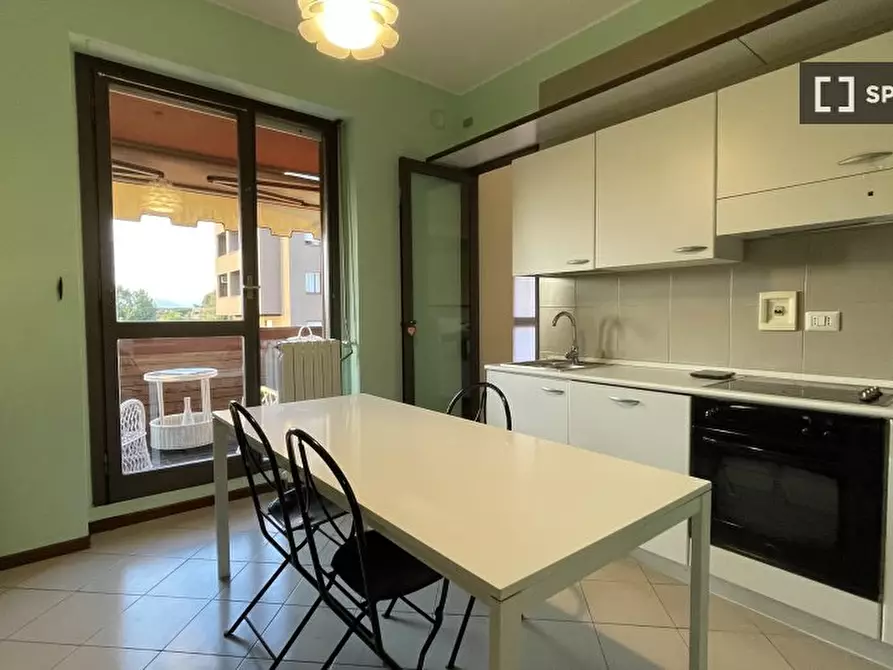 Immagine 17 di Camera condivisa in affitto  in Via Angelo Ramazzotti a Monza