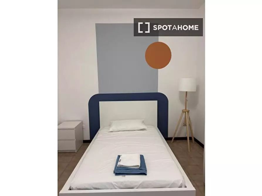 Immagine 5 di Camera condivisa in affitto  in del Risorgimento/a a Brescia
