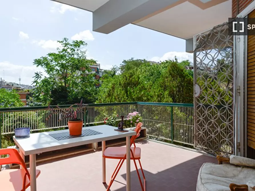 Immagine 2 di Camera condivisa in affitto  in Viale Leonardo da Vinci, 00145 Roma RM, Italy a Roma