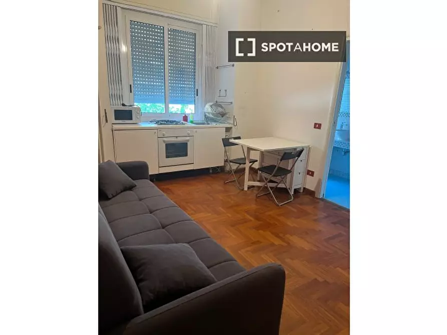 Immagine 5 di Camera condivisa in affitto  in Viale San Gimignano a Milano