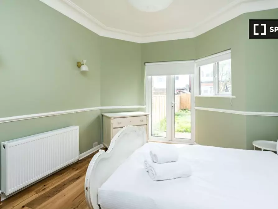 Immagine 16 di Appartamento in affitto  in Ambrose Ave a Barnet