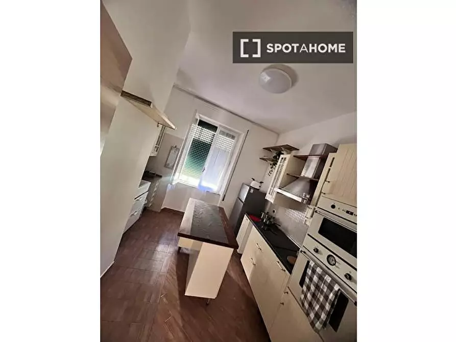 Immagine 10 di Appartamento in affitto  in Via di Santa Maria Mediatrice a Roma