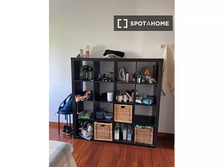 Immagine 2 di Camera condivisa in affitto  in Via Valdagno a Milano