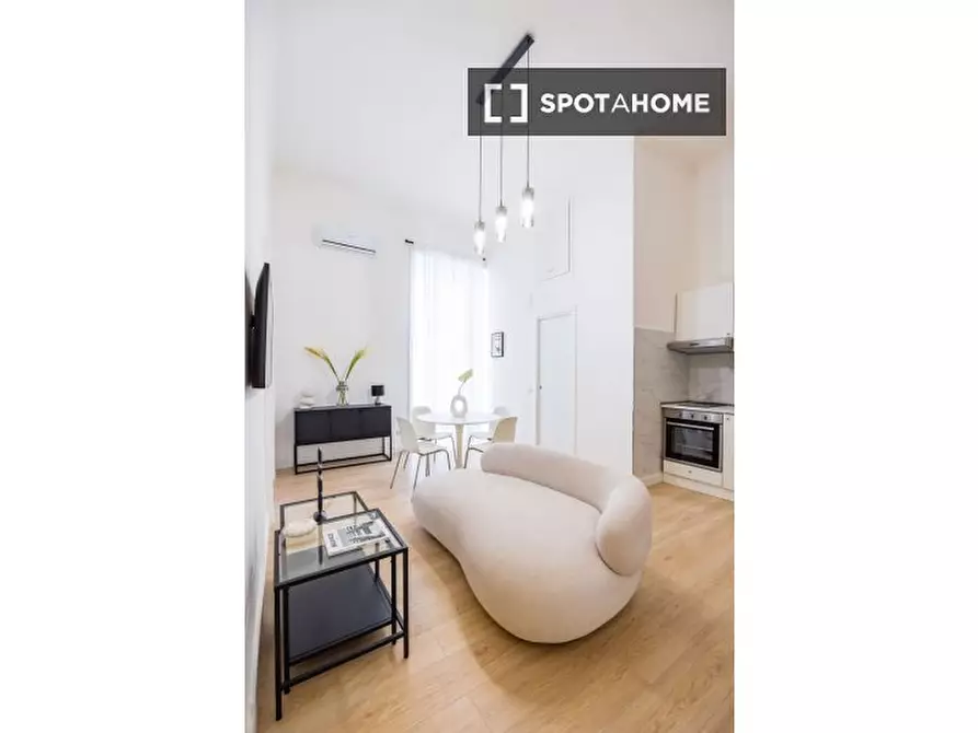 Immagine 8 di Appartamento in affitto  in Piazza Principe Umberto a Napoli