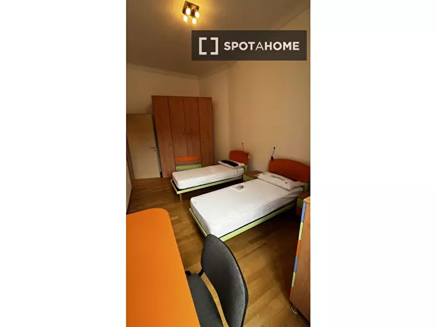 Immagine 14 di Camera condivisa in affitto  in Via Della Collina Volpi a Roma