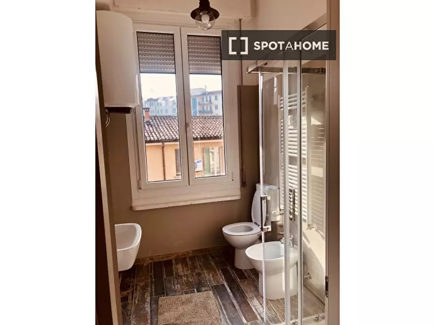 Immagine 9 di Camera condivisa in affitto  in Via Giovanni Amendola a Bologna