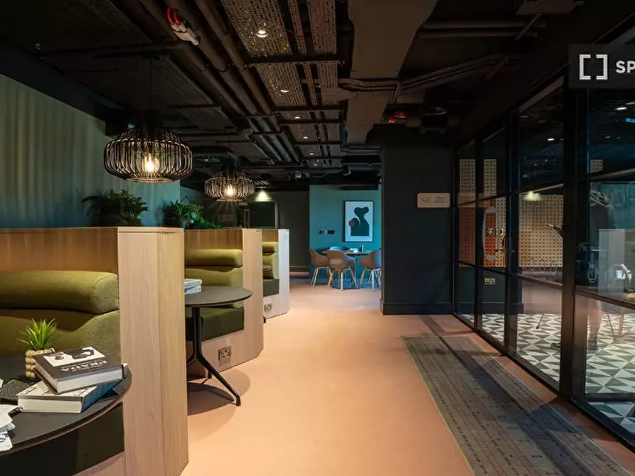 Immagine 7 di Ufficio in affitto  in Merchant Street a Brent