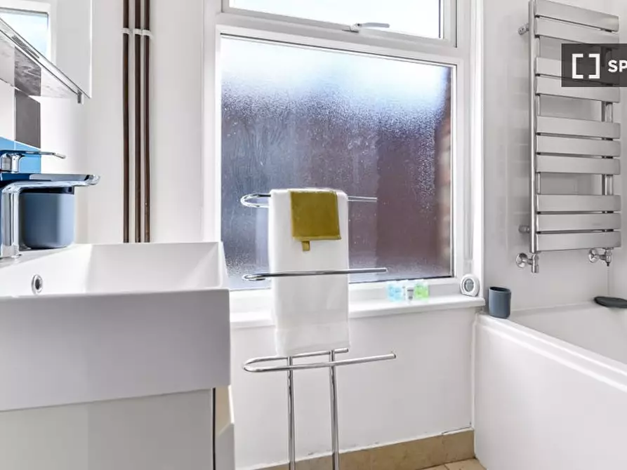 Immagine 5 di Appartamento in affitto  in Beechfield Rd a Hackney