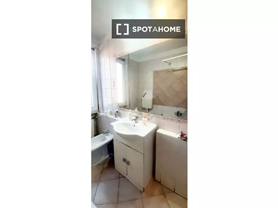 Immagine 14 di Camera condivisa in affitto  in Via Cesare Bazzani a Roma