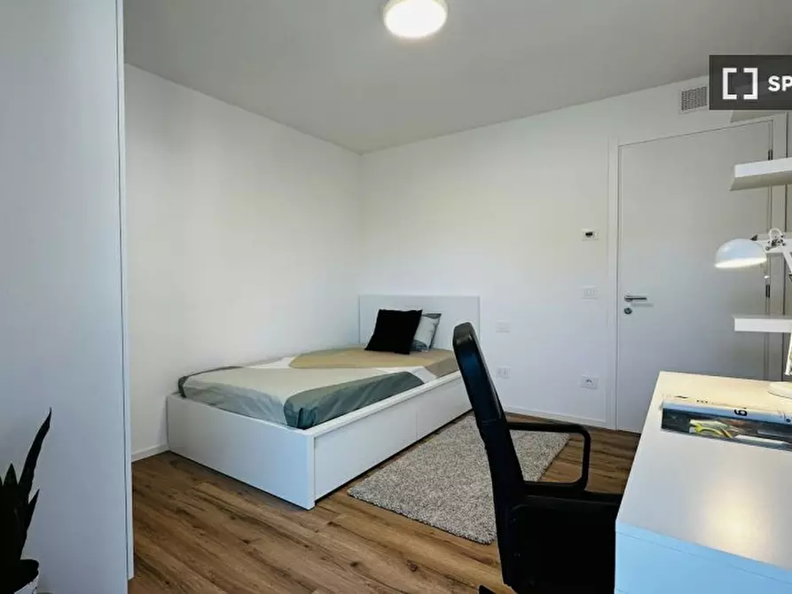 Immagine 1 di Camera condivisa in affitto  in per Cognola a Trento