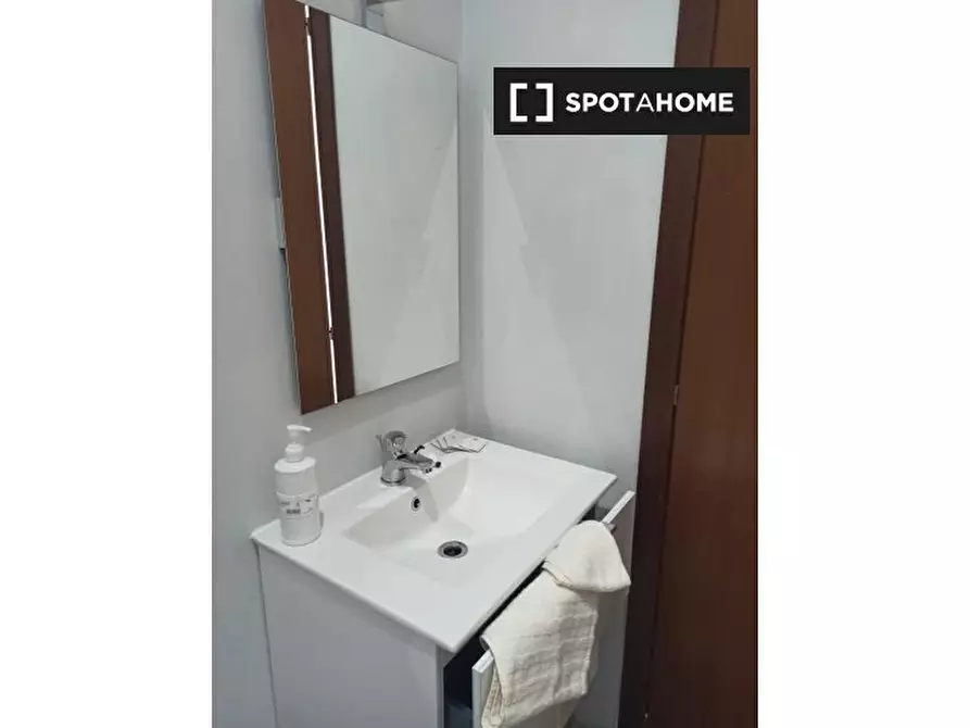 Immagine 6 di Camera condivisa in affitto  in Via Fraconalto a Roma