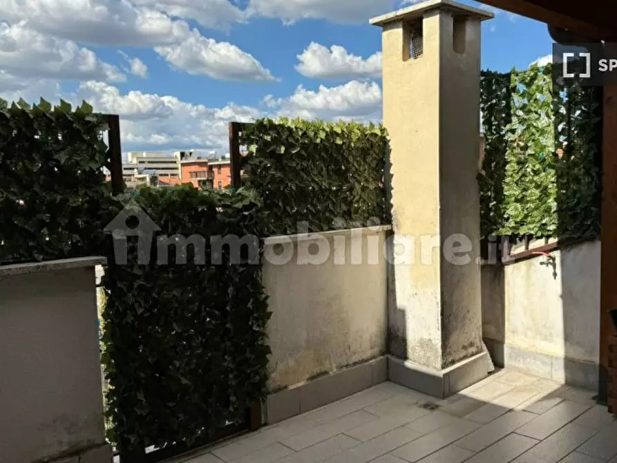 Immagine 10 di Appartamento in affitto  in Via Renato Salvatori a Roma