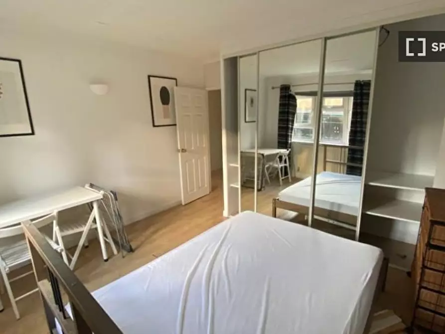 Immagine 2 di Camera condivisa in affitto  in Flat Macroom House a Paddington
