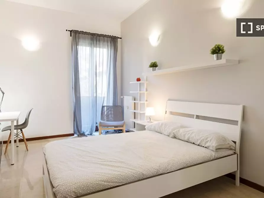 Immagine 2 di Camera condivisa in affitto  in Via Curtatone a Milano