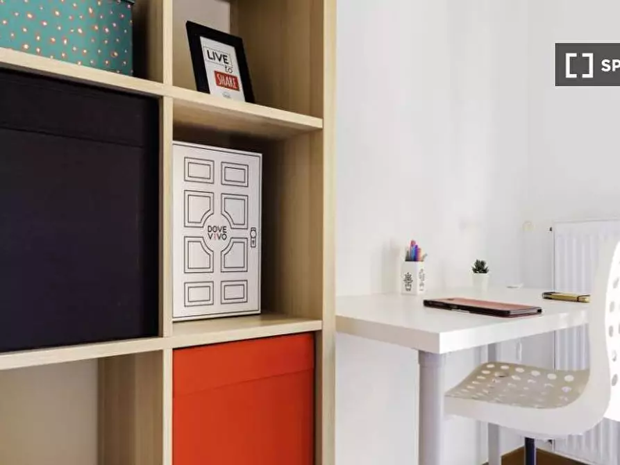 Immagine 6 di Camera condivisa in affitto  in Via Fiume delle Perle a Roma