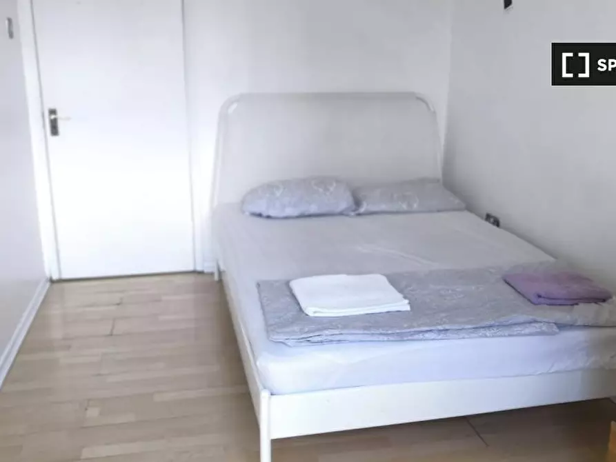 Immagine 1 di Camera condivisa in affitto  in Horton House, Field Rd, Hammersmith, London W 8HW, UK a Hammersmith