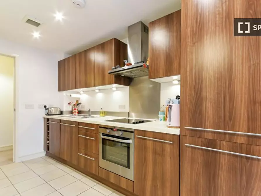 Immagine 2 di Appartamento in affitto  in Plough Rd a Wandsworth
