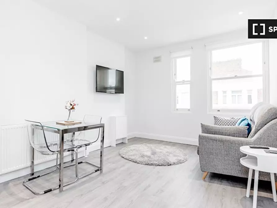 Immagine 2 di Appartamento in affitto  in Talbot Rd a Kensington