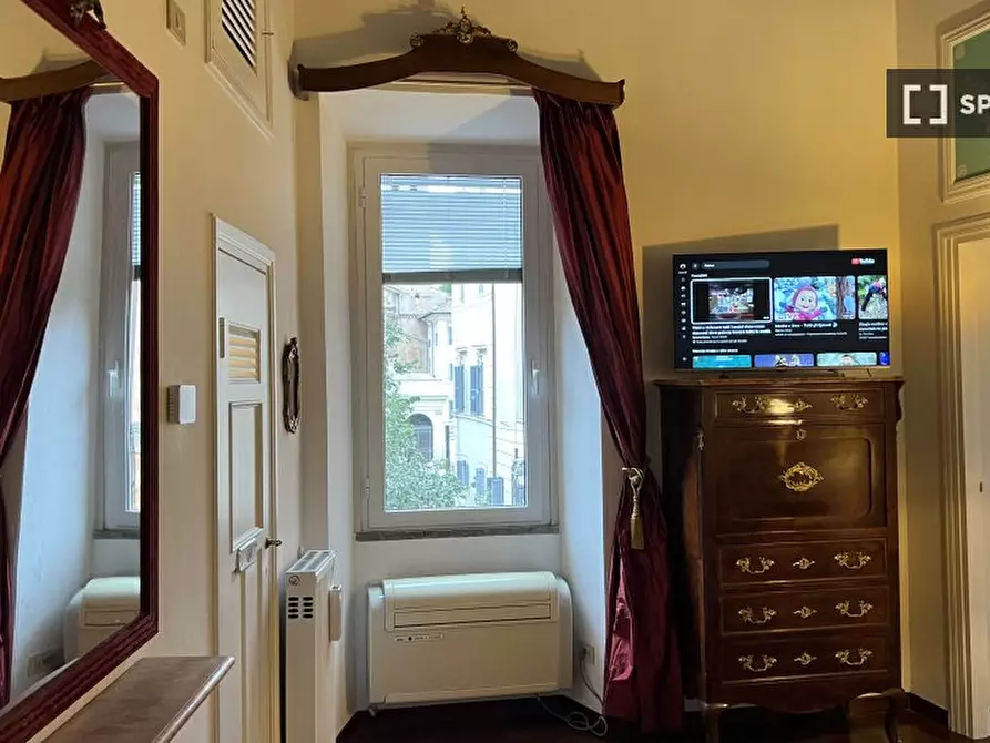 Immagine 6 di Appartamento in affitto  in Via di San Calisto a Roma