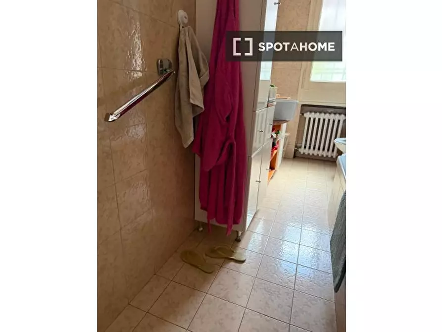 Immagine 9 di Camera condivisa in affitto  in Via Francesco Rocchi a Bologna