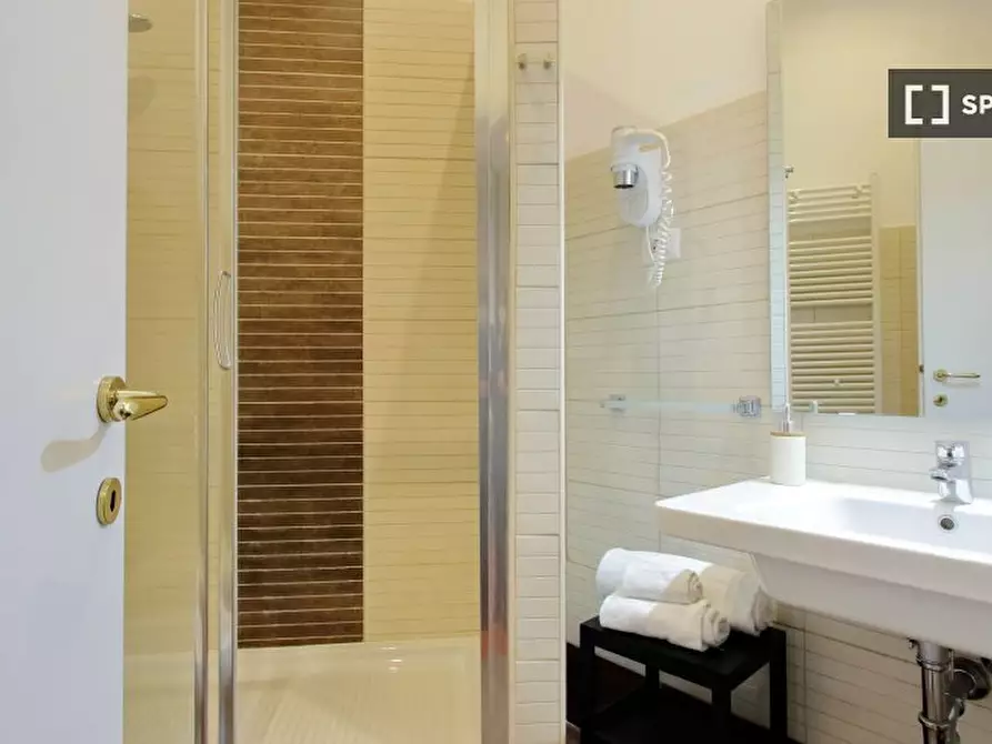 Immagine 11 di Appartamento in affitto  in Via Otranto a Roma