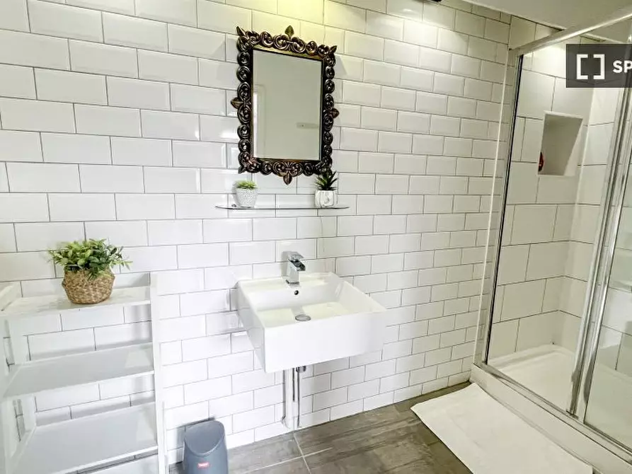 Immagine 18 di Appartamento in affitto  in A Long Ln a Islington