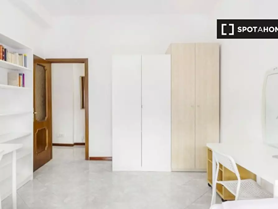 Immagine 2 di Camera condivisa in affitto  in Via Privata Ebro a Milano