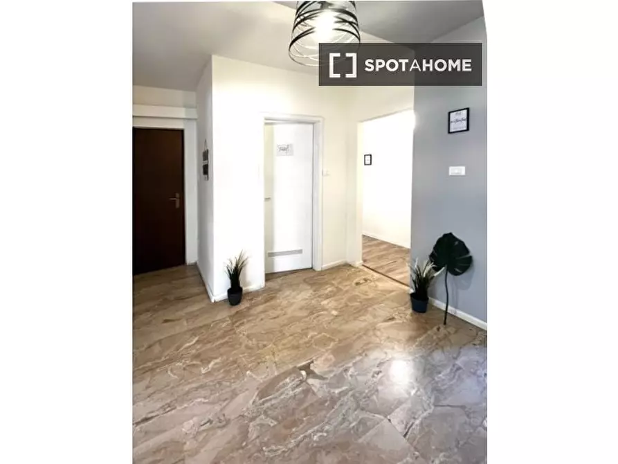 Immagine 10 di Camera condivisa in affitto  in Novembre 132 a Trento