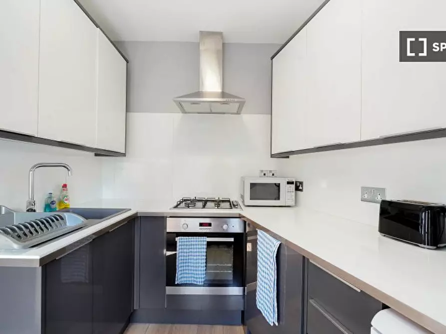 Immagine 6 di Appartamento in affitto  in Falkland Road a Camden Town
