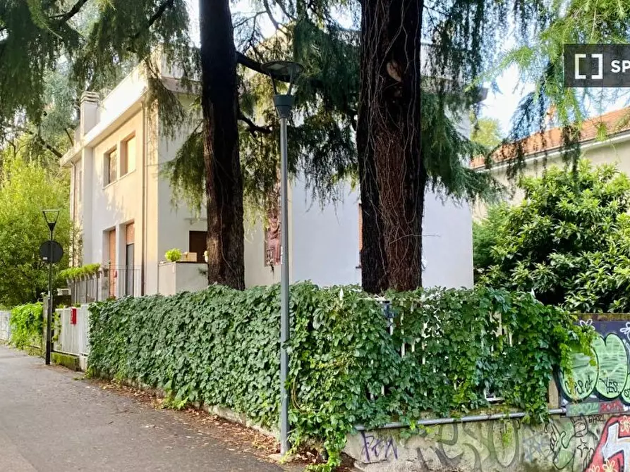 Immagine 14 di Camera condivisa in affitto  in Via Sesto Calende a Milano