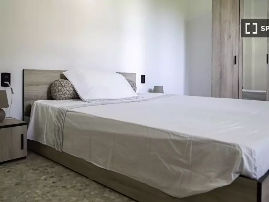 Immagine 2 di Camera condivisa in affitto  in Via Amos Cassioli a Firenze