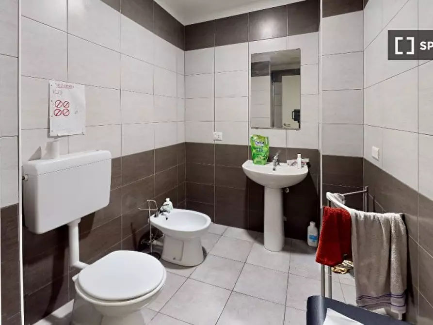 Immagine 13 di Camera condivisa in affitto  in Via Felice Casati a Milano