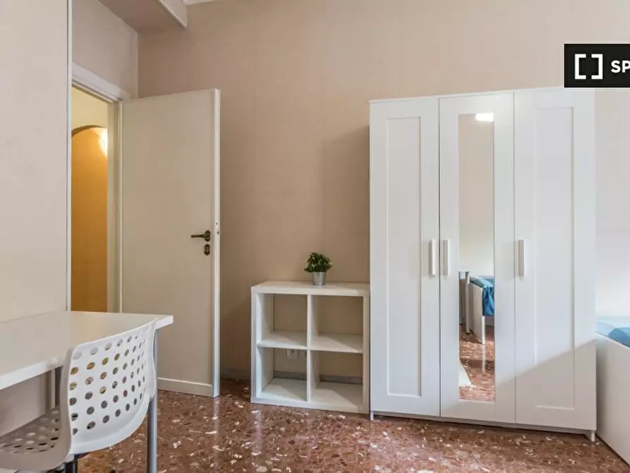 Immagine 14 di Camera condivisa in affitto  in Via Statilio Ottato a Roma