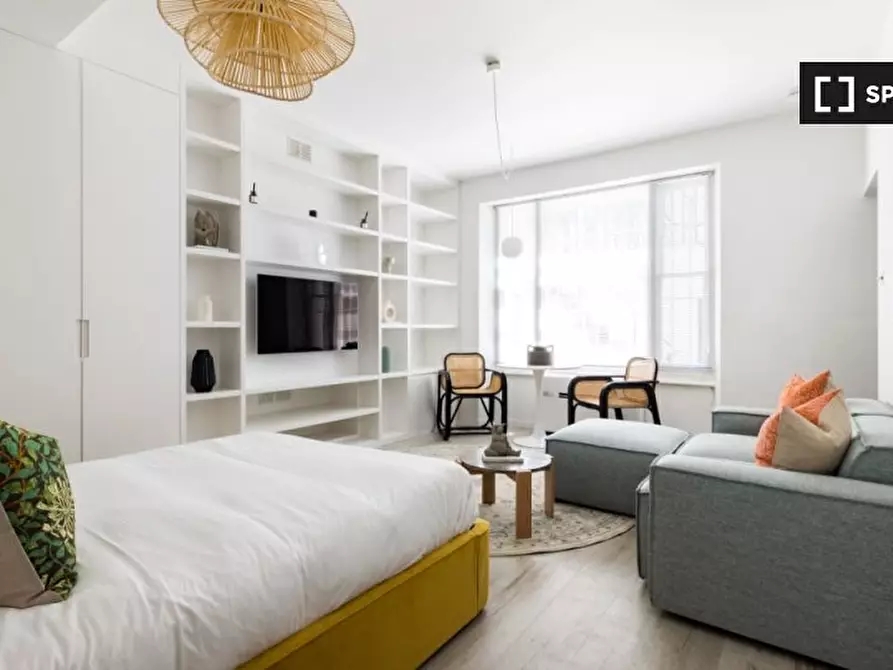 Immagine 15 di Ufficio in affitto  in flat a a Kensington