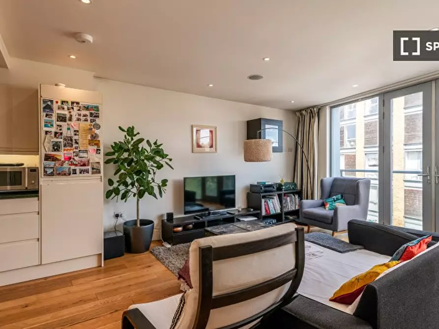 Immagine 9 di Appartamento in affitto  in Battersea Park Road a Wandsworth
