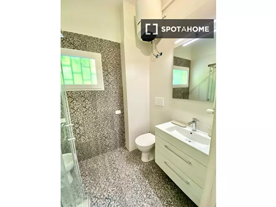 Immagine 12 di Appartamento in affitto  in Via Isola del Giglio a Roma