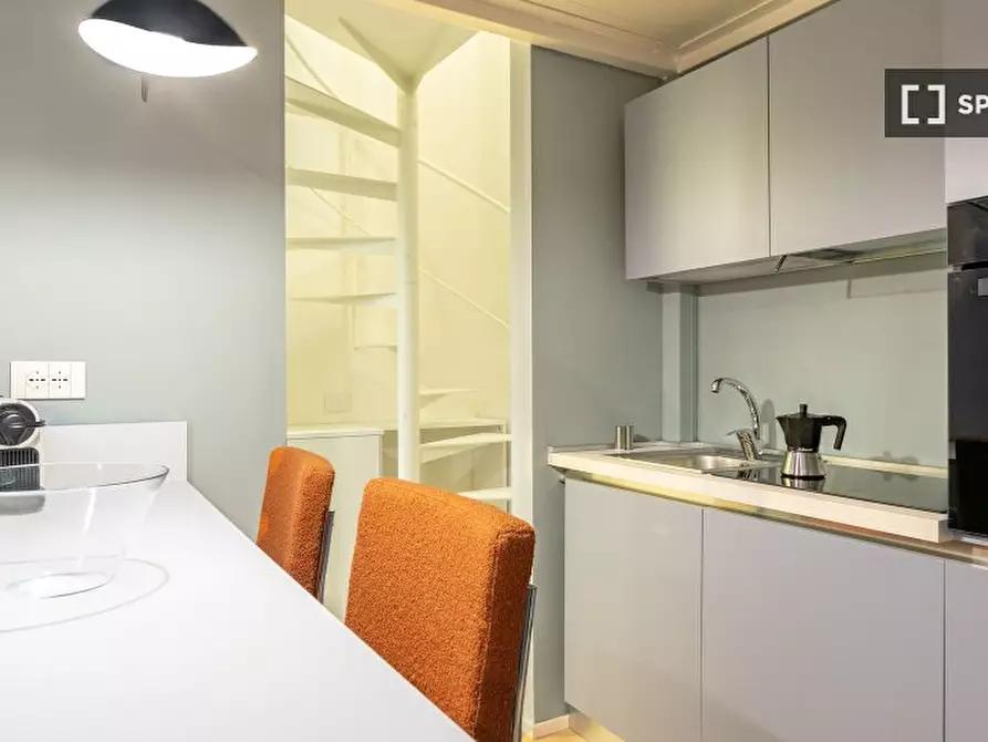 Immagine 3 di Ufficio in affitto  in Via Borromei a Milano