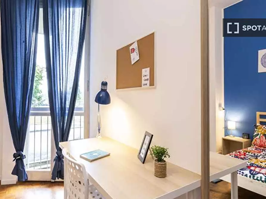 Immagine 3 di Camera condivisa in affitto  in Via Sulmona a Milano