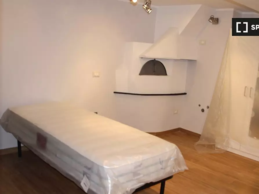 Immagine 15 di Camera condivisa in affitto  in Piazza del Campo a Genova