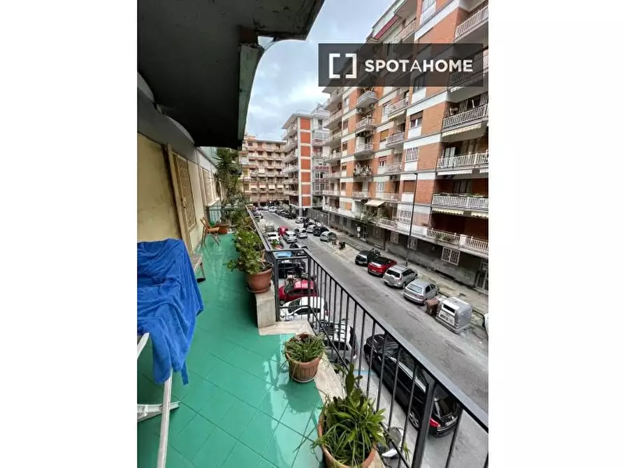 Immagine 12 di Camera condivisa in affitto  in Via Adolfo Omodeo a Napoli