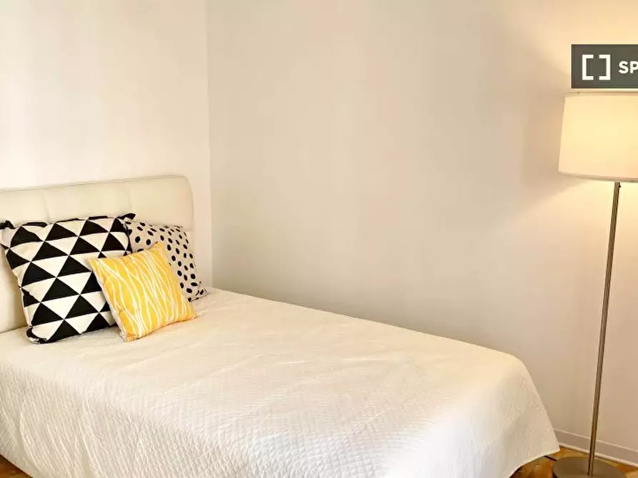 Immagine 4 di Camera condivisa in affitto  in VIA CADUTI DI CEFALONIA a Firenze