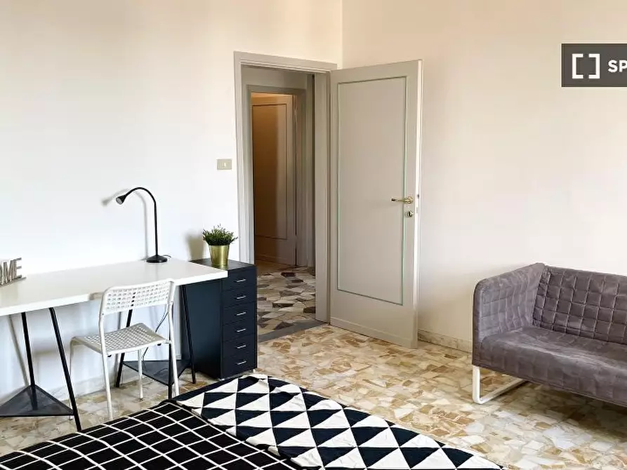 Immagine 2 di Camera condivisa in affitto  in VIA FRUSA/G a Firenze