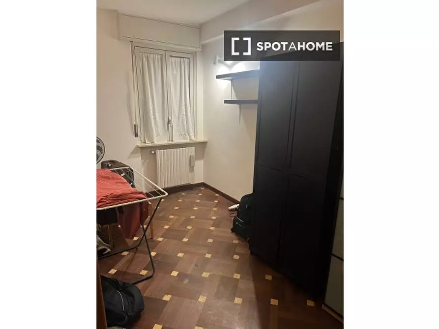 Immagine 5 di Camera condivisa in affitto  in Via Ippolito Nievo a Monza