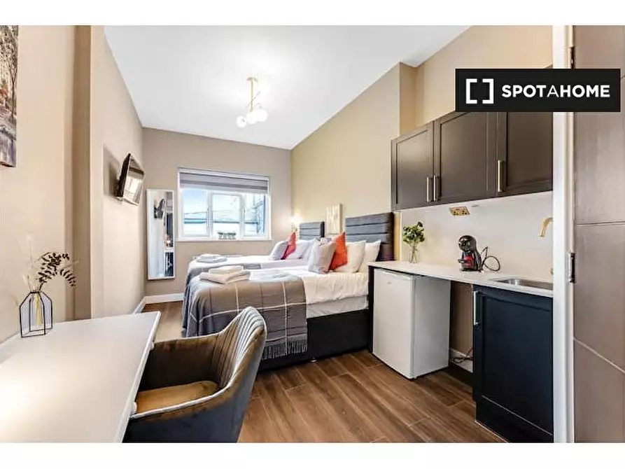 Immagine 11 di Ufficio in affitto  in High Rd a Tottenham