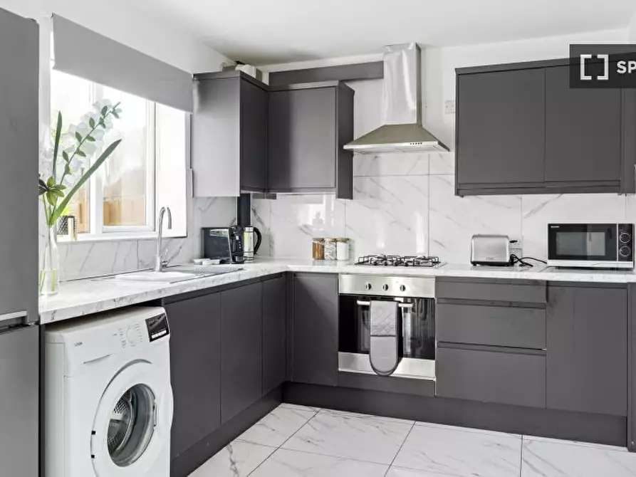 Immagine 8 di Appartamento in affitto  in Harwill Cres a 