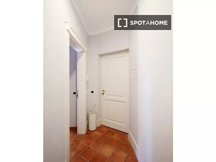 Immagine 16 di Appartamento in affitto  in Via Cavour a Roma