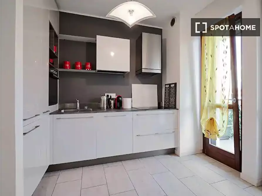 Immagine 13 di Appartamento in affitto  in Via Broni a Milano