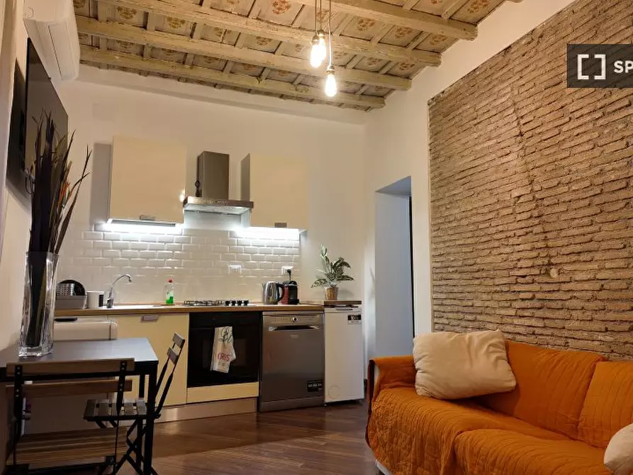 Immagine 1 di Appartamento in affitto  in Via della Reginella a Roma